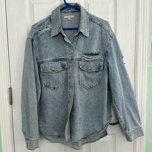 Veveret distressed denim jacket size medium